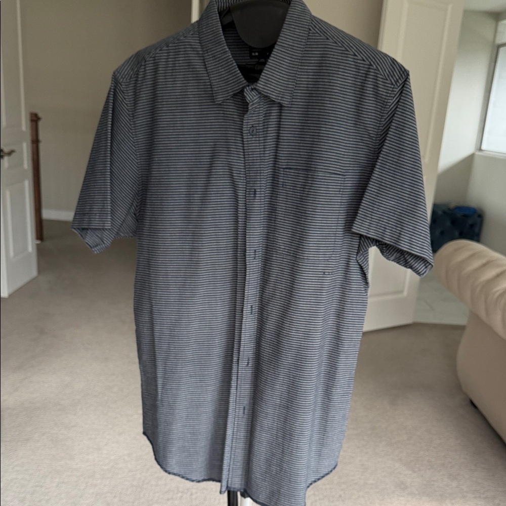 Men's Short-Sleeve Button-Up Shirt in Navy Stripe RVCA